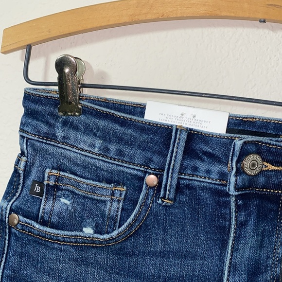 🐆NWT Judy Blue High Waisted distressed shorts! - Picture 5 of 12